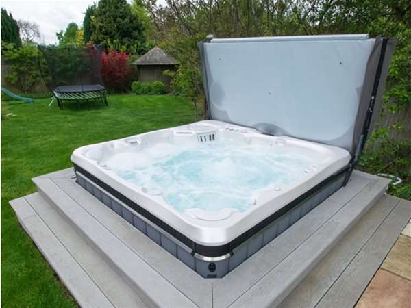 Caldera Spa Geneva hot tub installed in Ropley